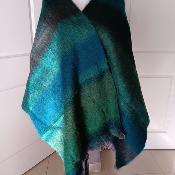 Alpaca blend Shaw , handwoven on Loom in Ecuador - Picture 1 of 7